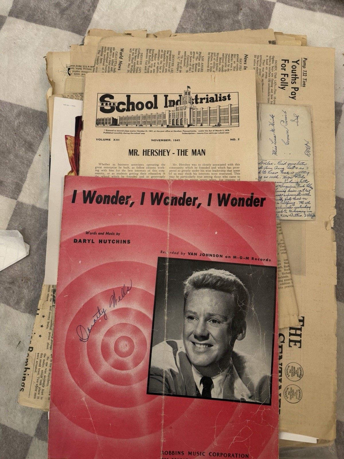 Vintage Paper Lot – Reader’s Digest, Ladies Home Journal, Daily Graphic, etc