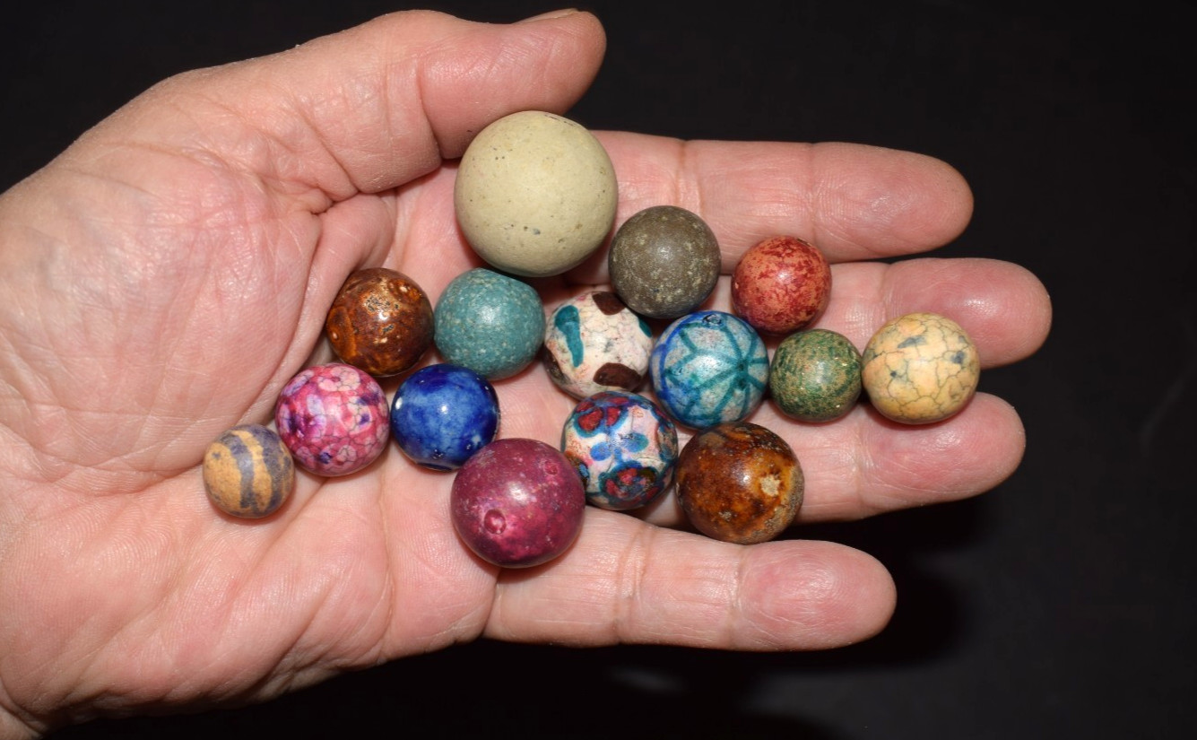 🧐👉Lot of 15⭐🗽⭐1800s Victorina era Antique toy clay mixed marbles &mixed sizes