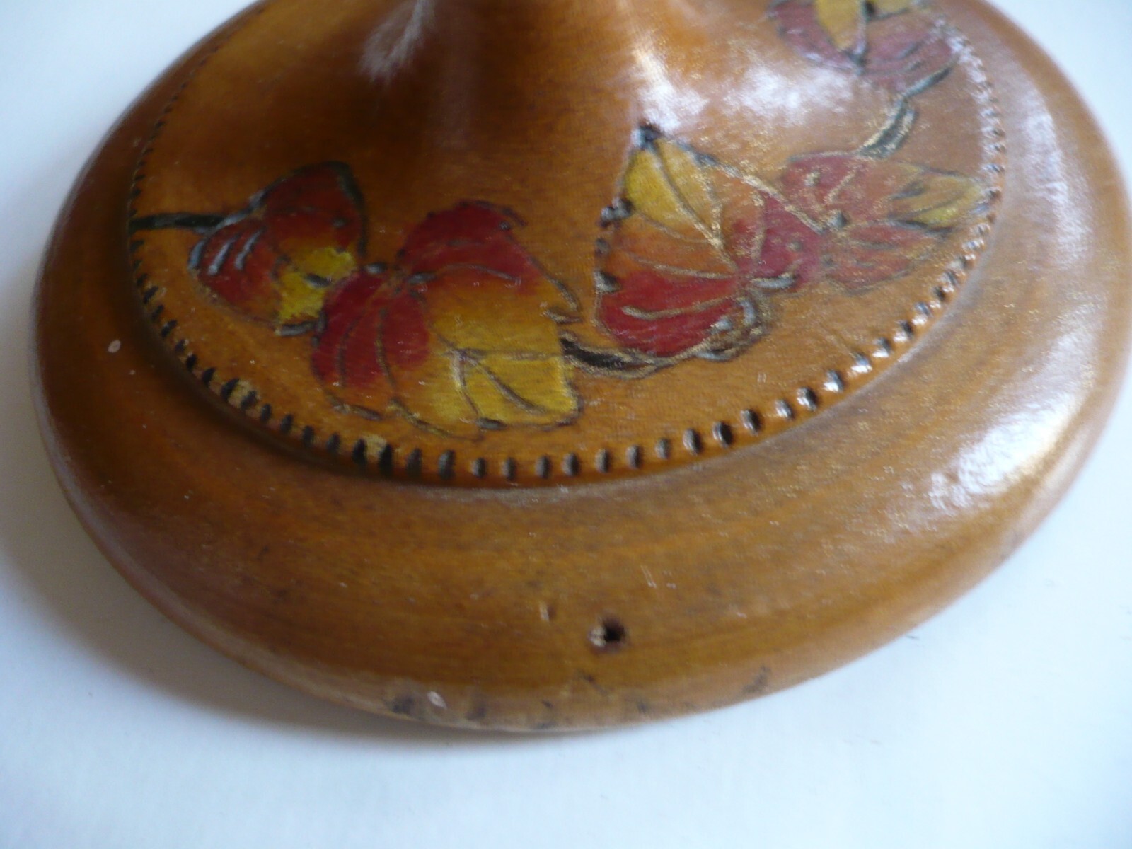 JANET EATWELL, 1961 CARVED HAND DECORATIVE WOOD CUP CURIO, Wanganul NEW ZEALAND