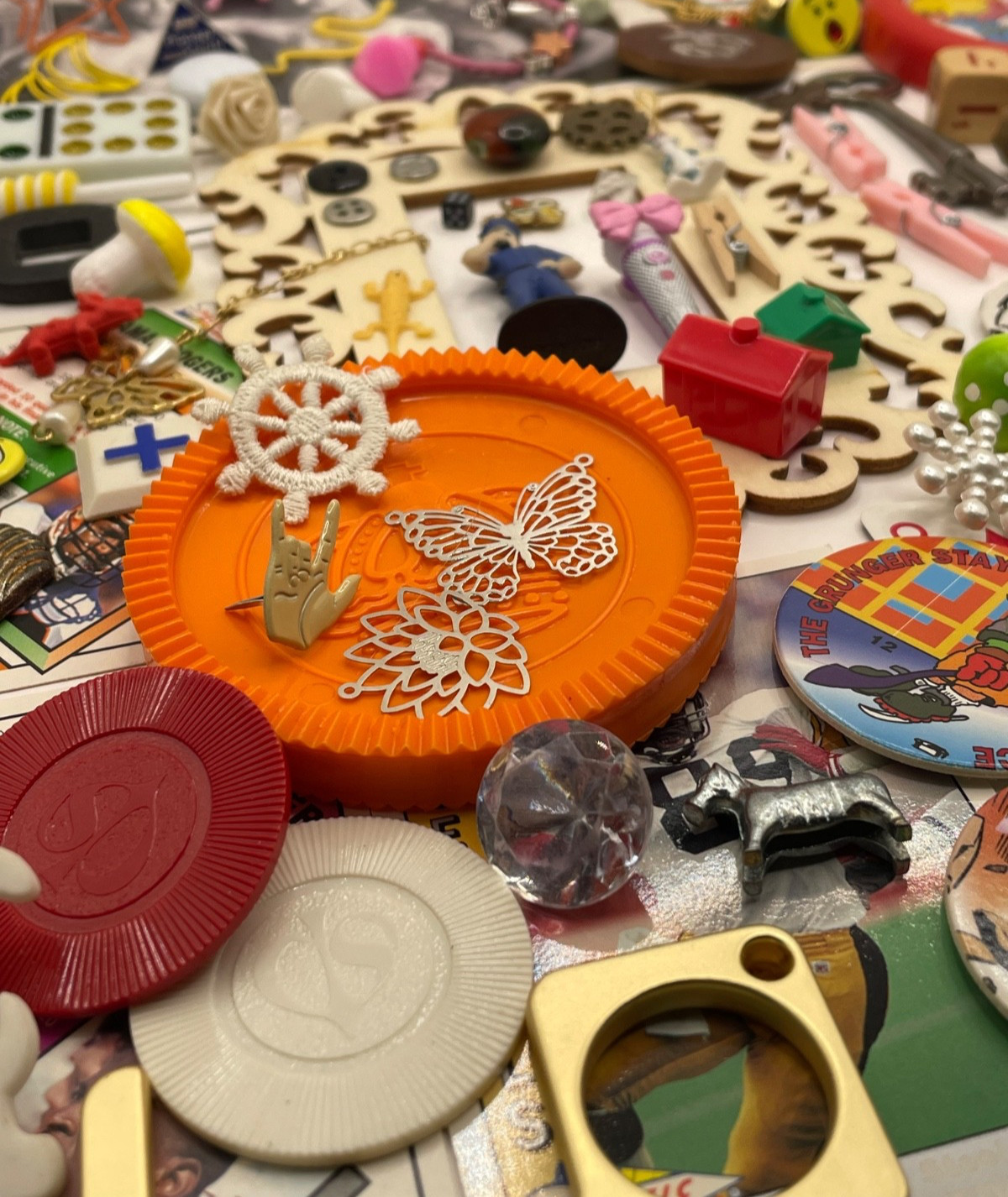 Fun Quirky, Junk, Found Objects, Mixed Assemblage Curio Art DIY Lot Trinkets 2W