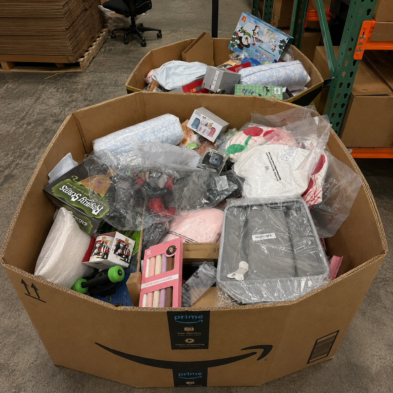 Amazon Wholesale Lot with Trending Home Essentials