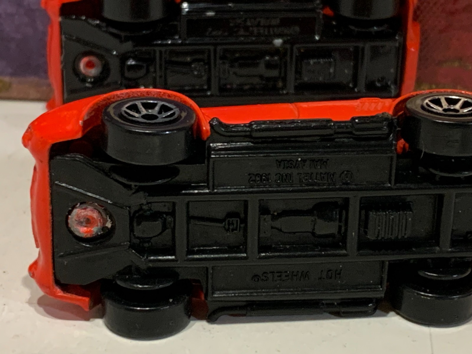 HOT WHEELS SHELBY COBRA 427 S/C X2. 1995 RED W/PLASTIC & METAL BASE VARIATION
