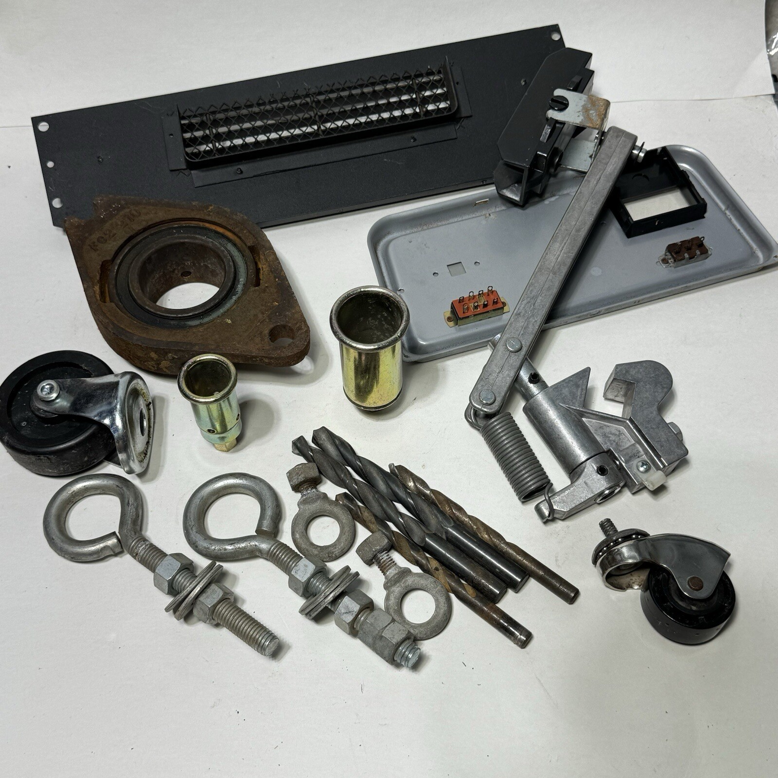 Lot Of Random Mix Metal Parts & Pieces Steampunk Craft Found Object Art Parts