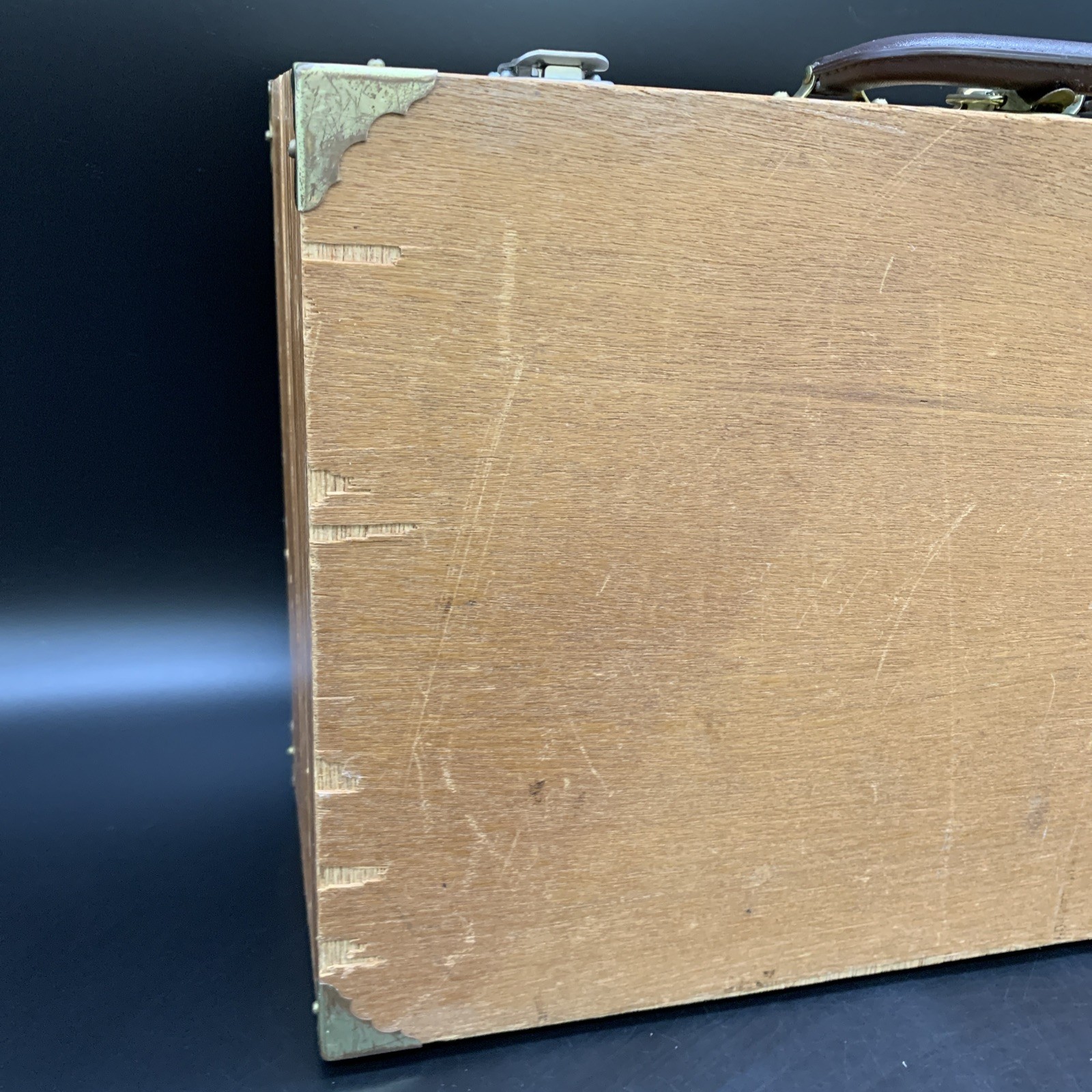 Vintage Wooden Artist Paint Box w Palette Compartments 18″ Case