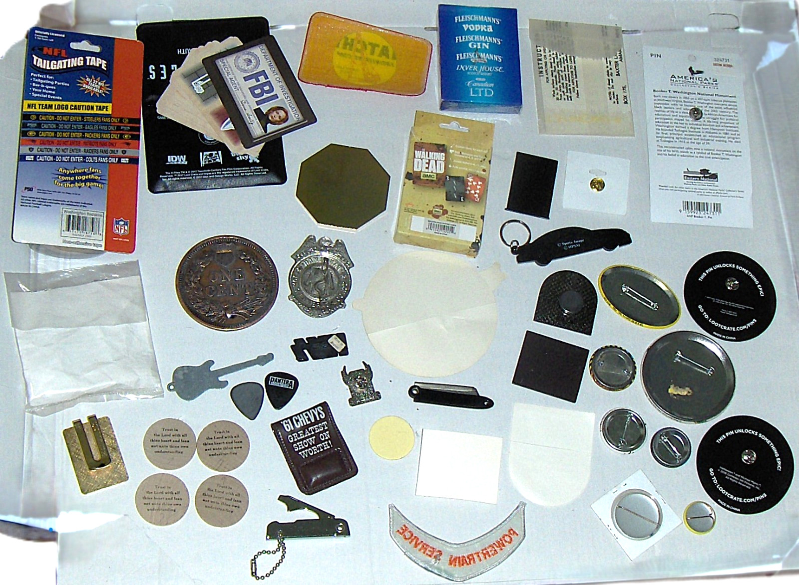 Vintage Miscellaneous Items ..JUNK DRAWER COLLECTIBLES ..Large Assorted Lot