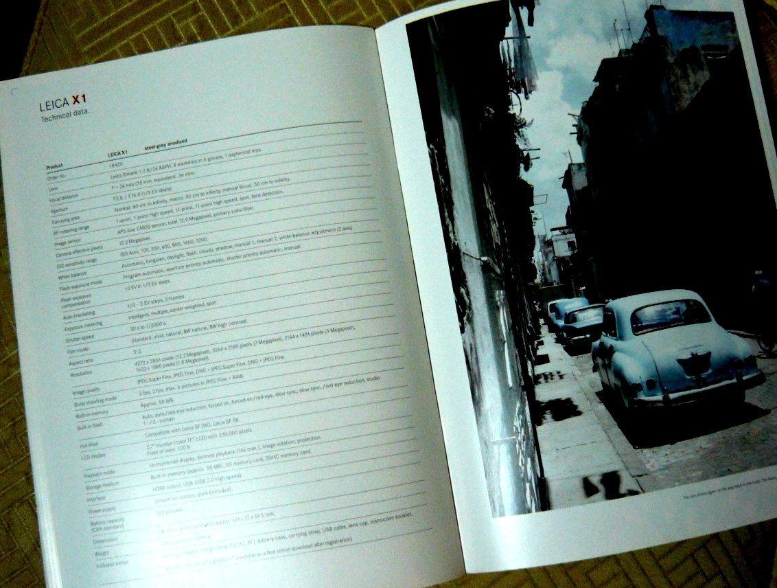 The Leica X1 camera , 28 page genuine publication, english. Superb! (Havana)