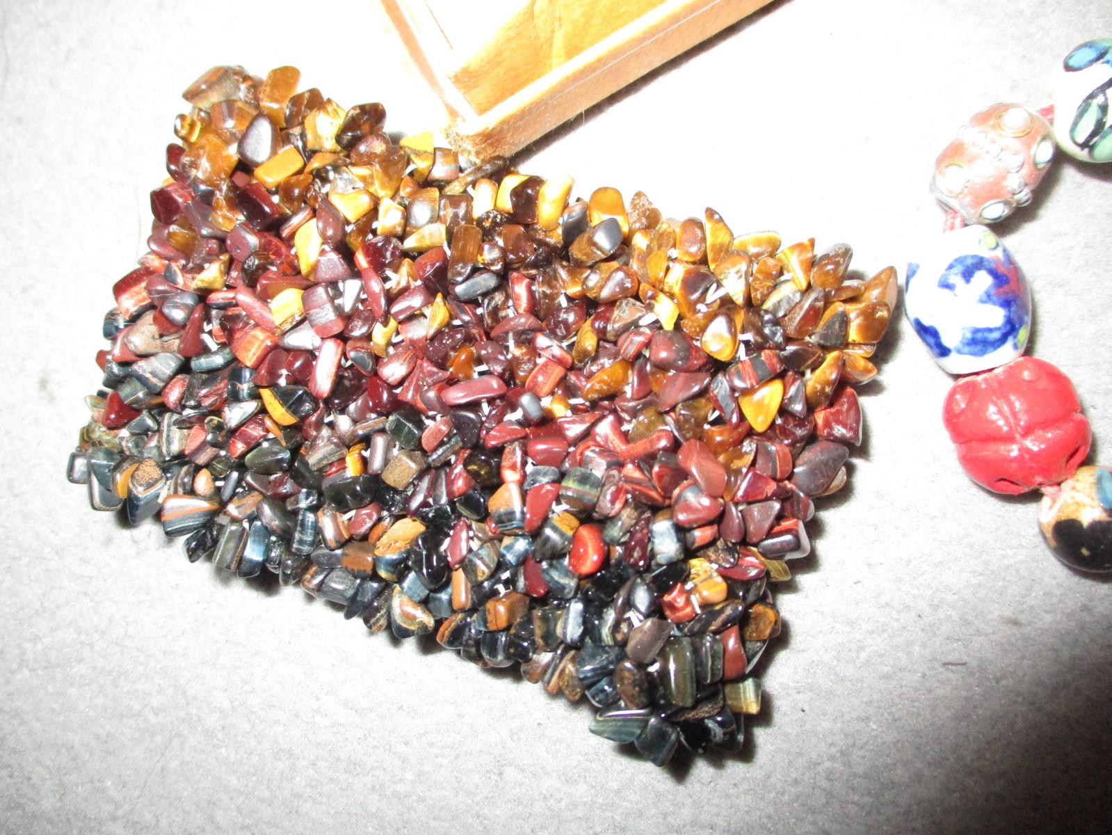 MULTIPLE TIGER’S EYE BRACELATE, NECKLACES INDIA HAND PAINTED, SIMULATED PEARLS