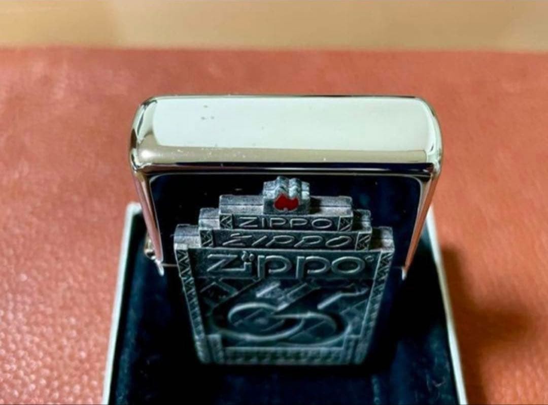 Zippo 65th Anniversary World Limited Edition (Key chain included) Made in 1997.