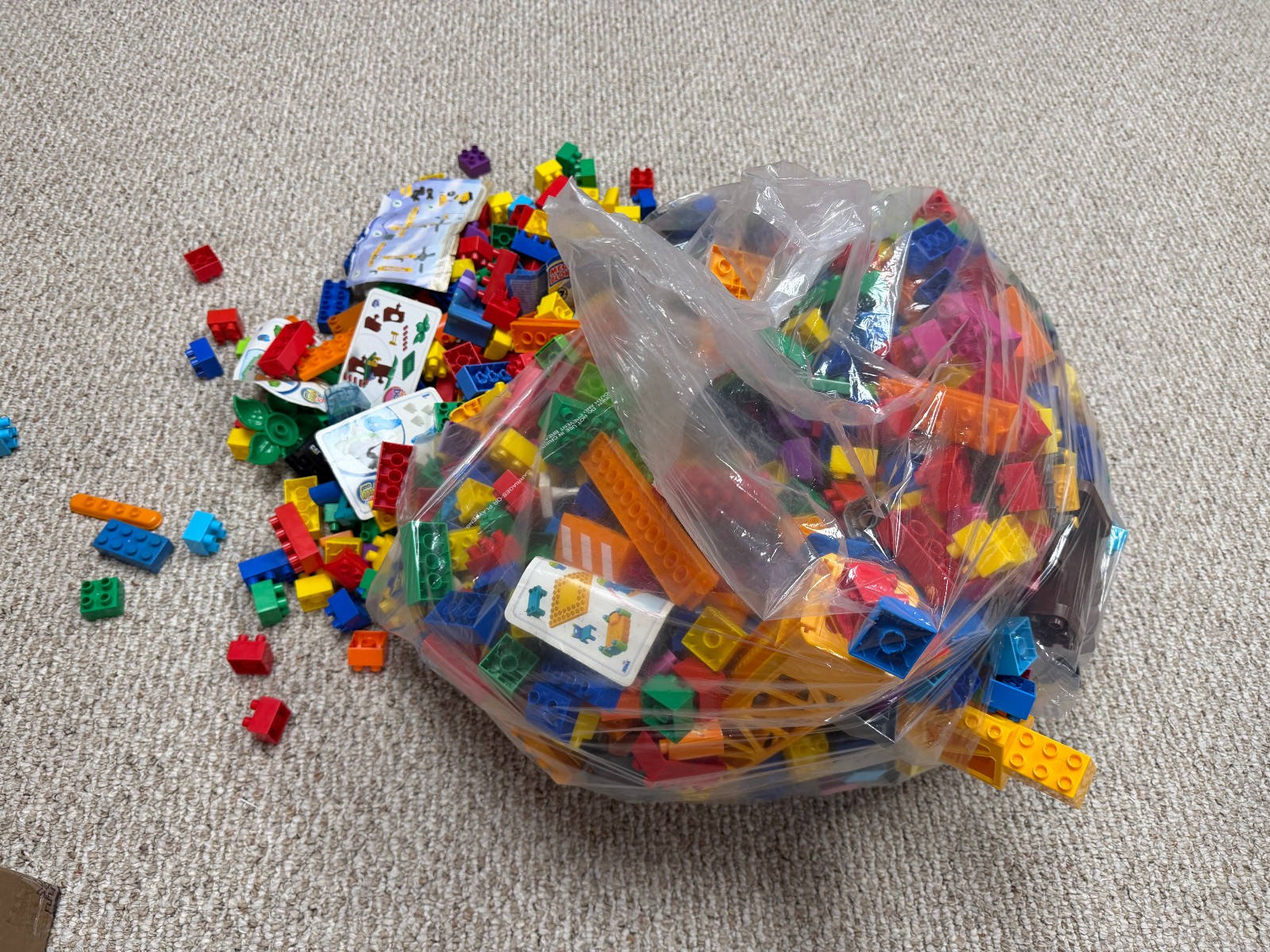 Huge Bulk Lot 24 lbs MEGA BLOKS Building Blocks Bricks Pieces People