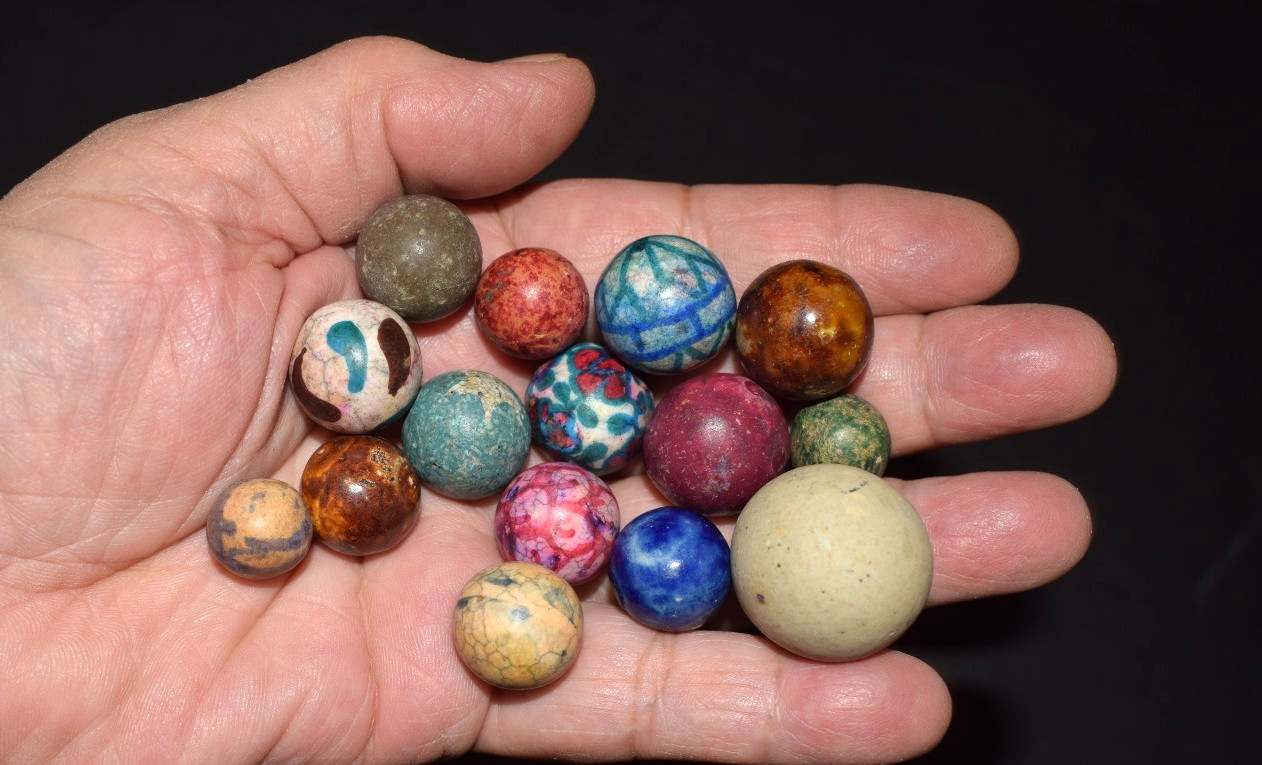 🧐👉Lot of 15⭐🗽⭐1800s Victorina era Antique toy clay mixed marbles &mixed sizes
