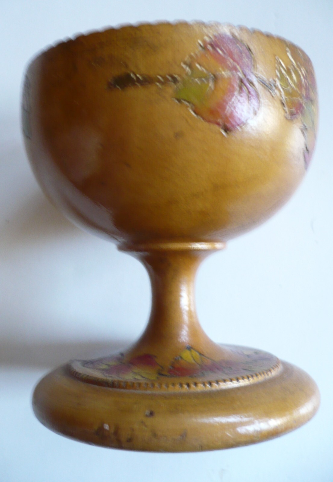 JANET EATWELL, 1961 CARVED HAND DECORATIVE WOOD CUP CURIO, Wanganul NEW ZEALAND