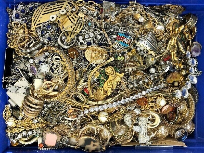 @@LOOK@@-5 lbs of “JUNK DRAWER Bulk Buy Box Lots”, see description details #TN5