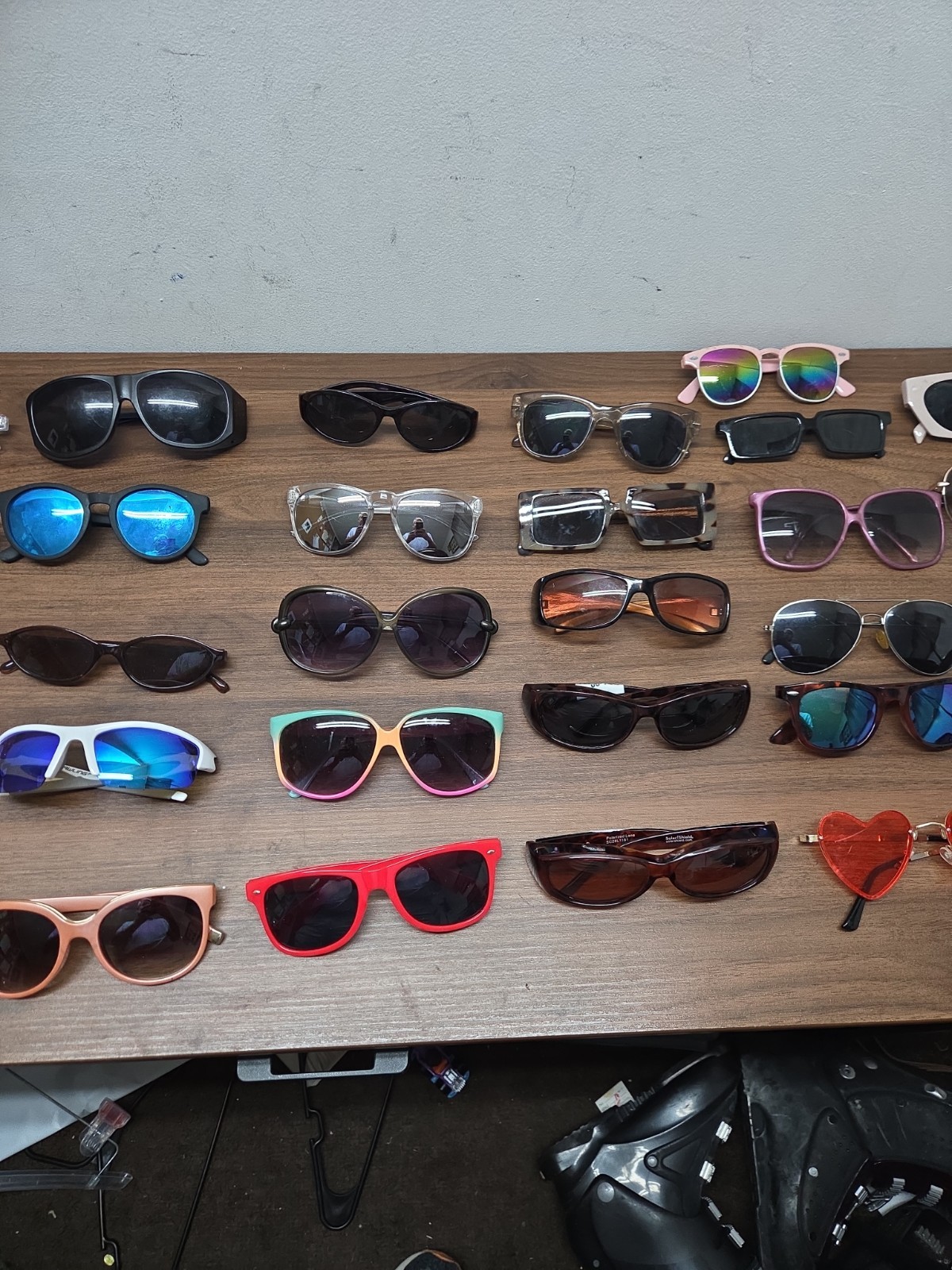 Wholesale Lot of 37 Mixed Sunglasses Eyeglasses Assorted Vtg Styles