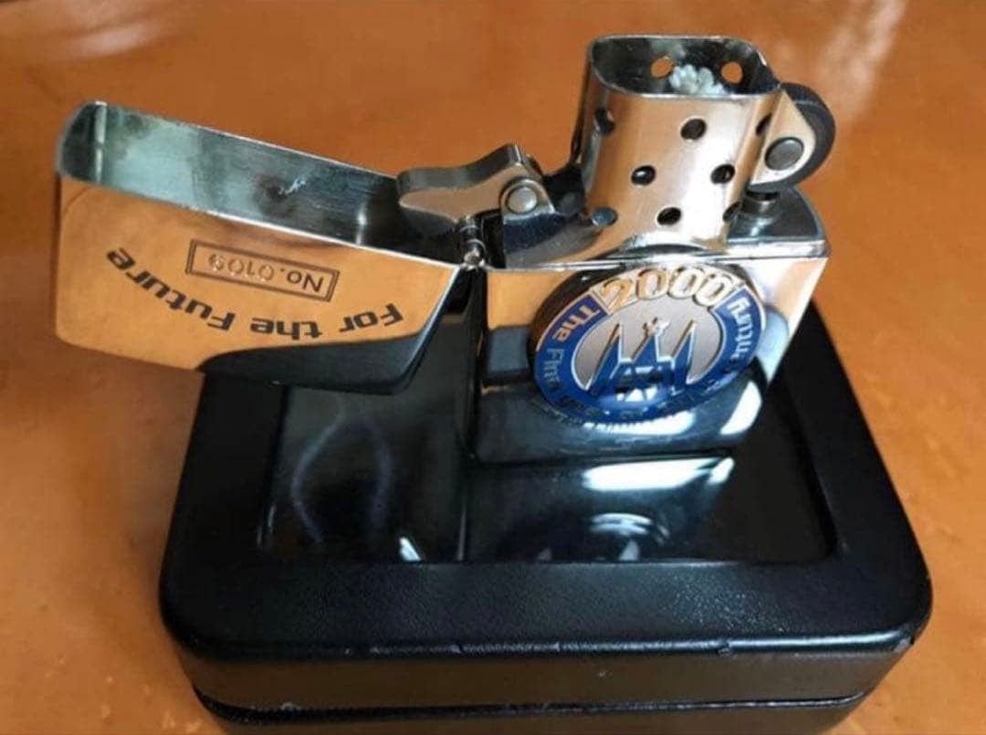 Zippo 2000 Memorial Limited Edition Silver Wrapped with Serial No.