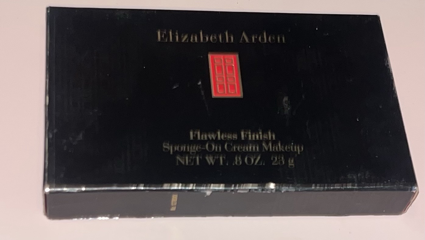 ELIZABETH ARDEN FLAWLESS FINISH SPONGE-ON CREAM MAKEUP 47 GOLDEN BEIGE. BOXED