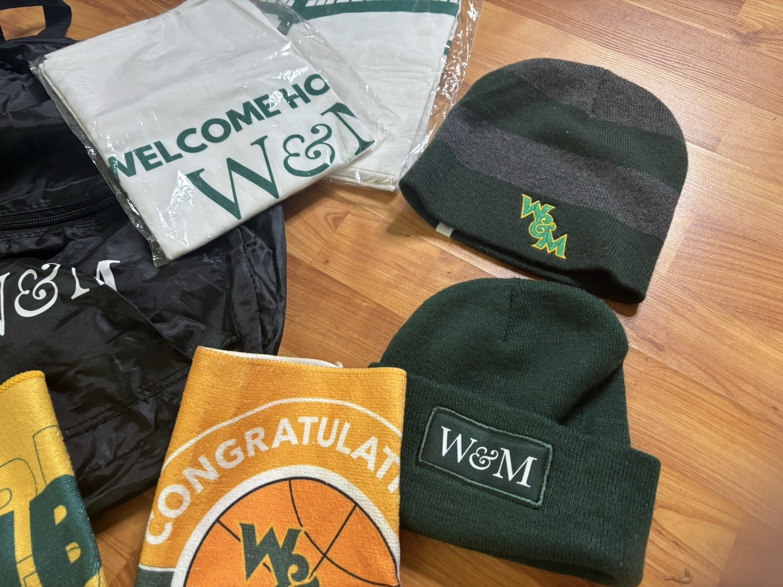 William & Mary Memorabillia Cup Bag Beanies Handtowels Pillow Cases Sticker Pin
