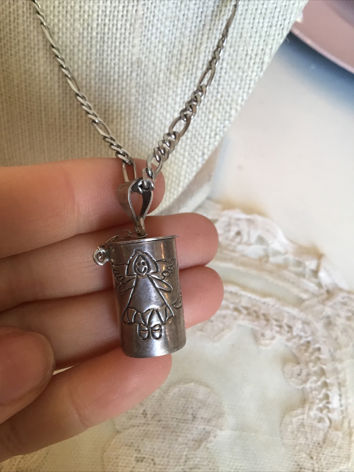 Mexico 925 Sterling Silver Signed eFs Wish Necklace Angels Italy 925 Chain 18.8g