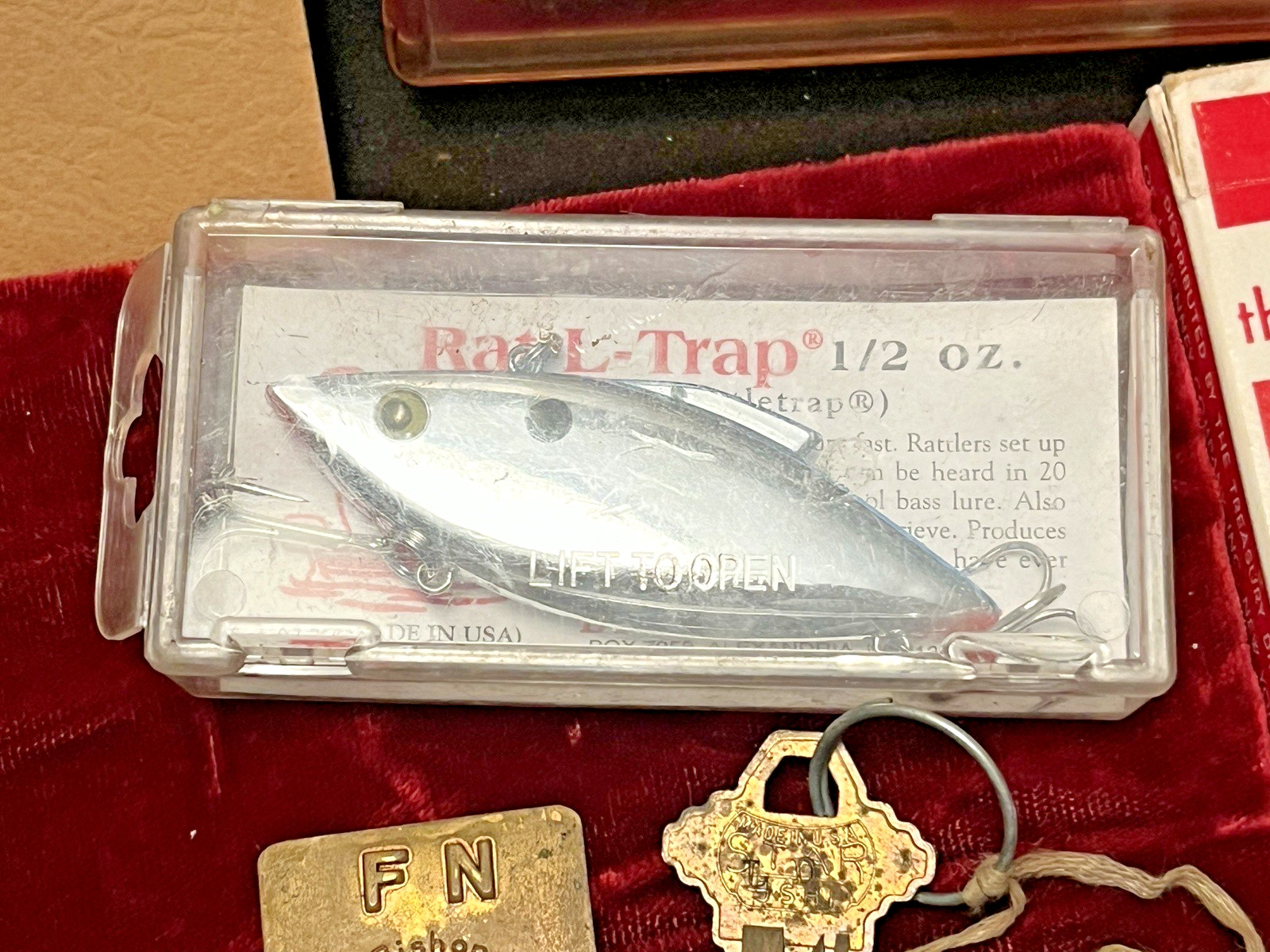 VTG JUNK DRAWER Mens Lot Metal Collectibles LURES Cards GRANDPA 30+ items USA