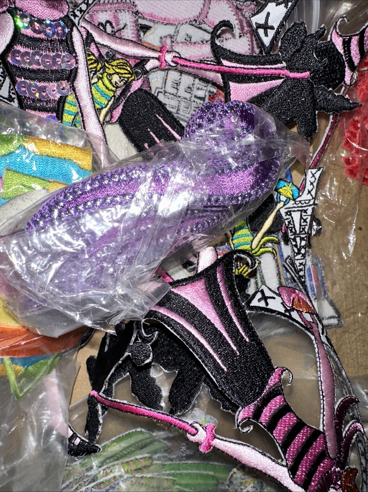 Lot Of 50 Random All Fashion Iron On Patches Appliqué Embroidered Sew On Sewing