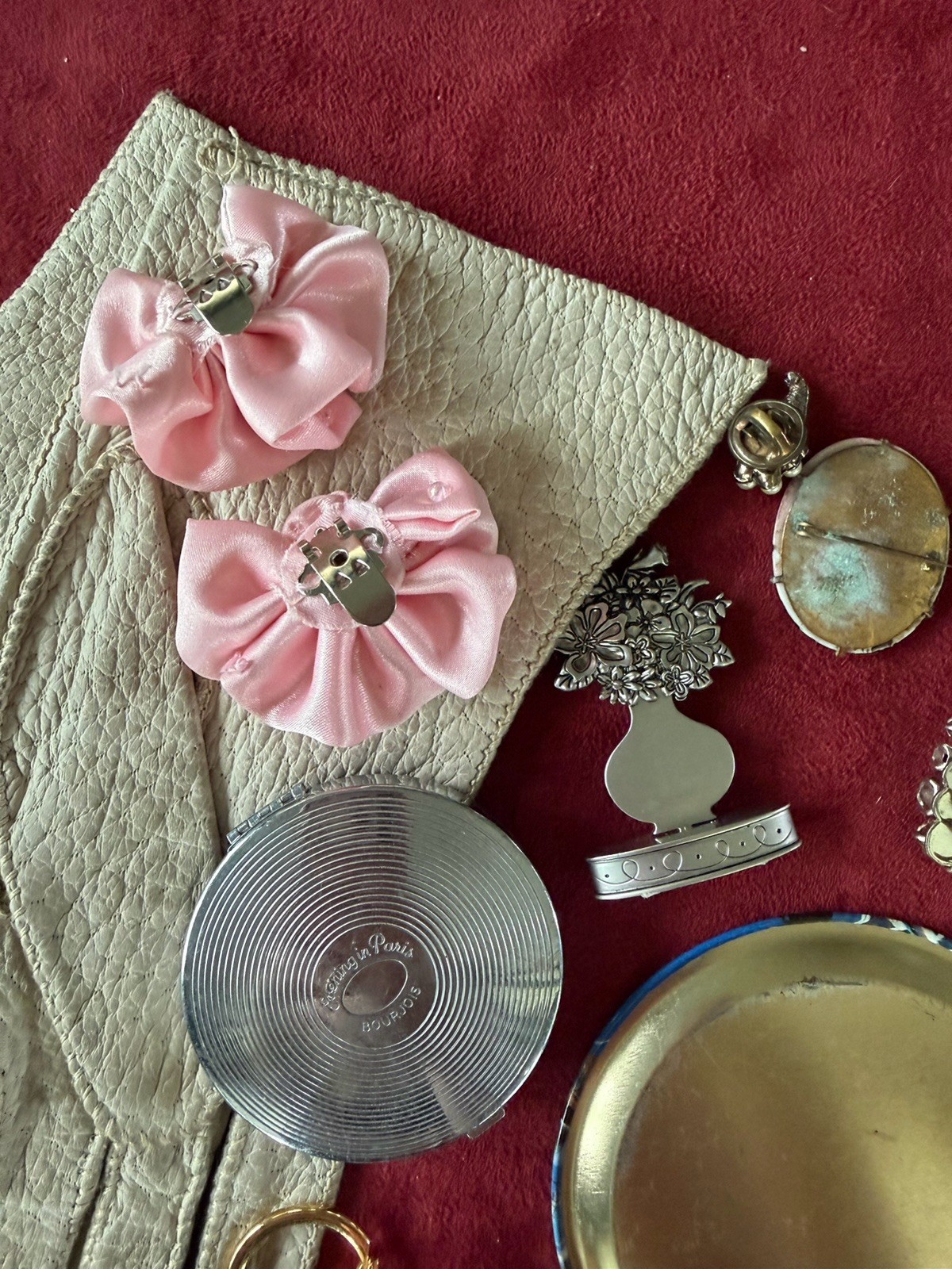 Grandma VTG-Now Junk Drawer Estate Sale Trinket Lot-Cosmetics Gloves Brooch GM5