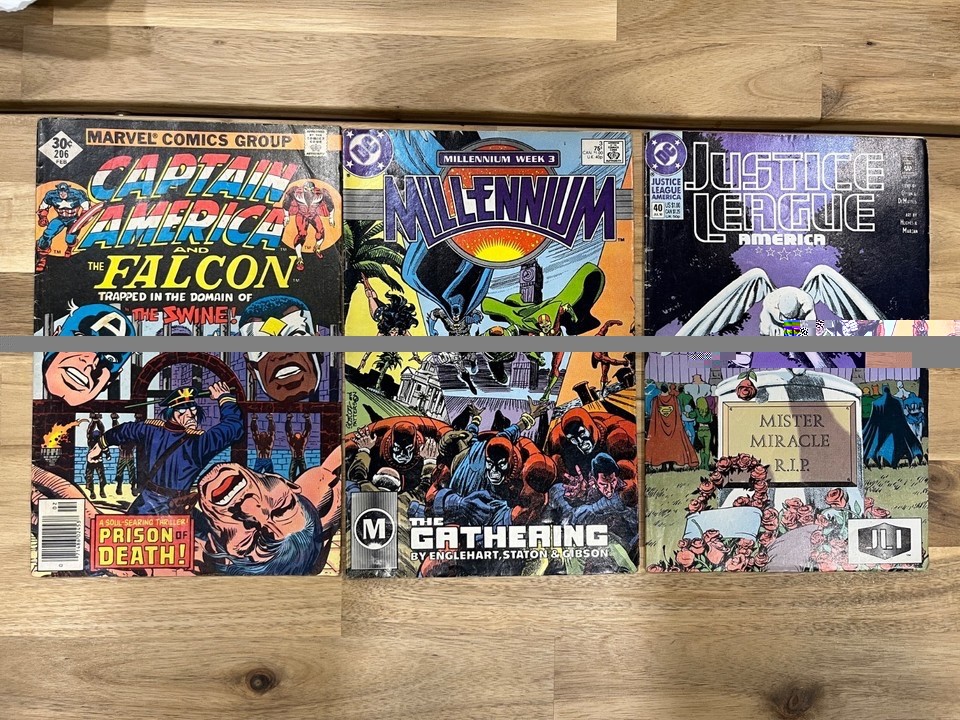 Lot of 34 comic books and Prints – some sealed – Loot Crate, Anime, Marvel, DC