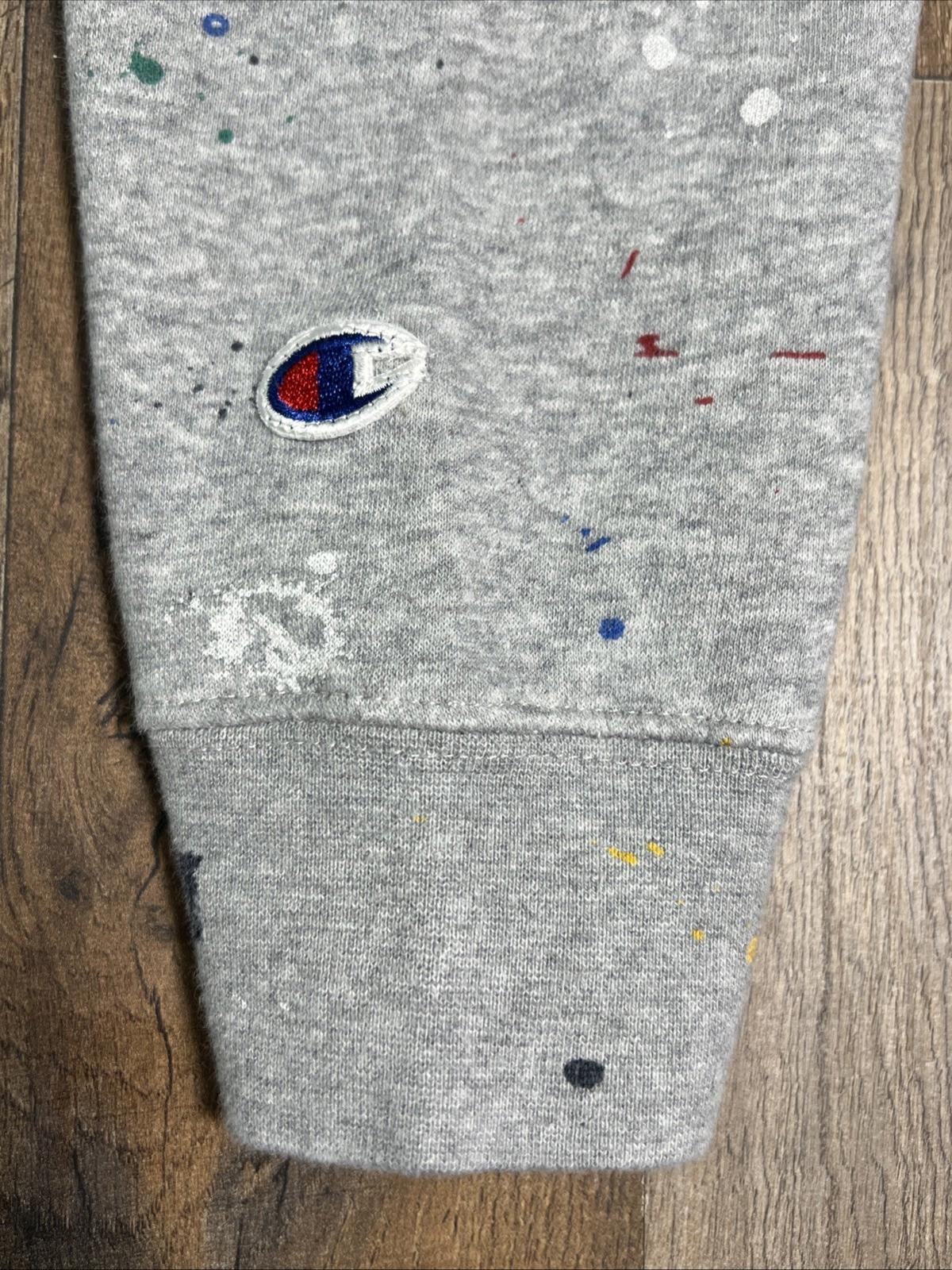 Cincinnati Bearcats Champion Paint Splatter Sweatshirt Crewneck Gray Medium.