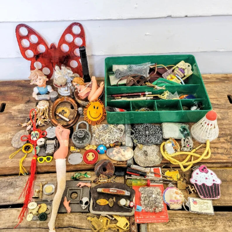 3 pound of Estate Liquidation Service – old & new mixed bulk items packages-#EE8