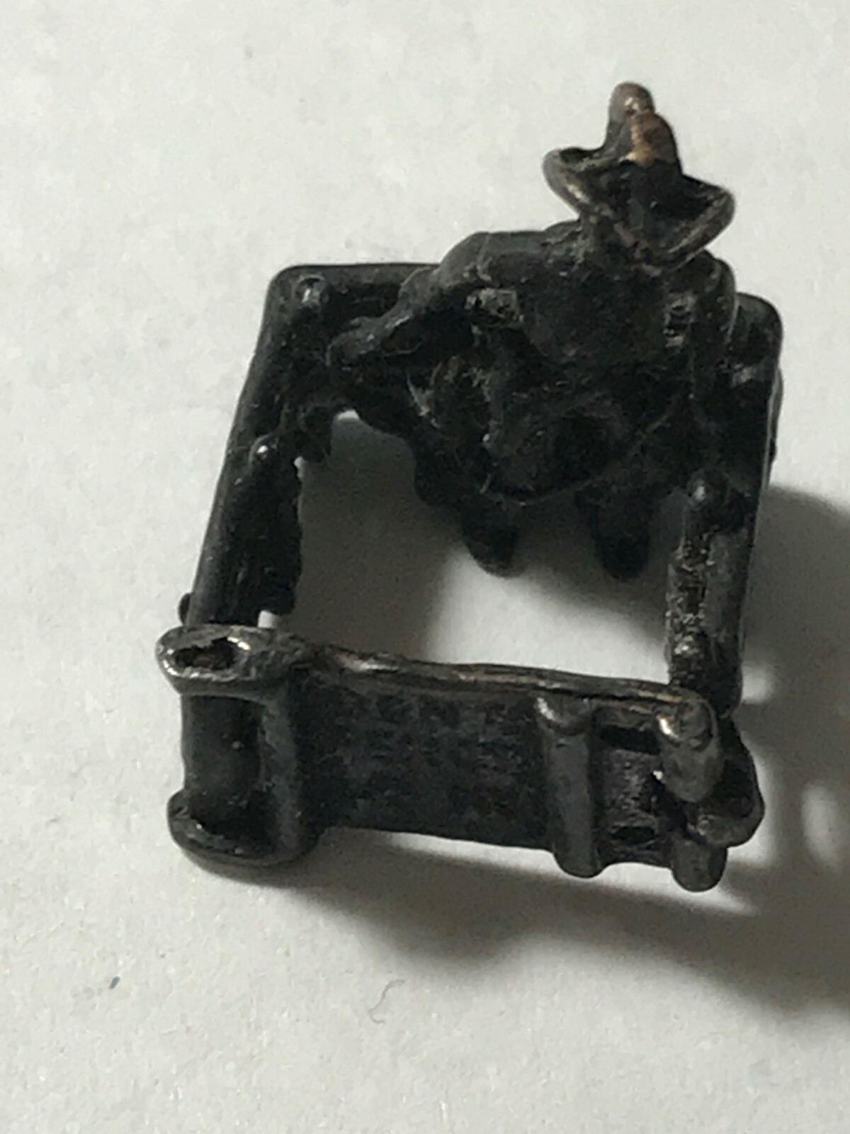 COLLECTABLE EXTRAVAGANZA Vintage DON’T FENCE ME IN CHARM sterling Silver SS-132