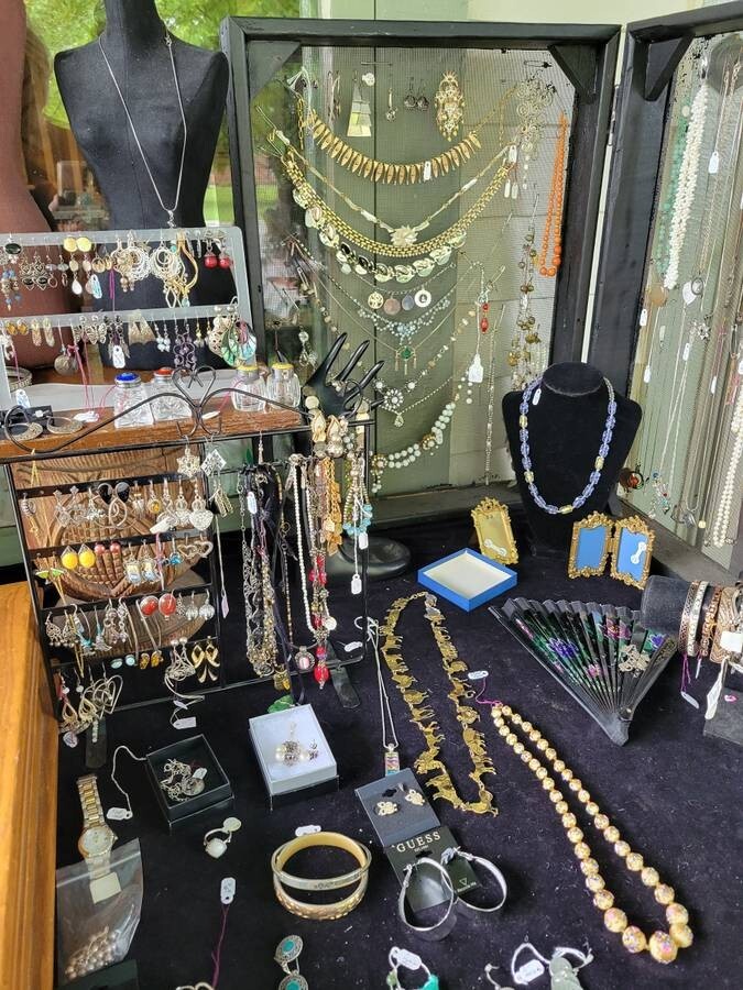 10 LB Estate Liquidation Box Lot, mixed items old & new-Junk Drawer-#938