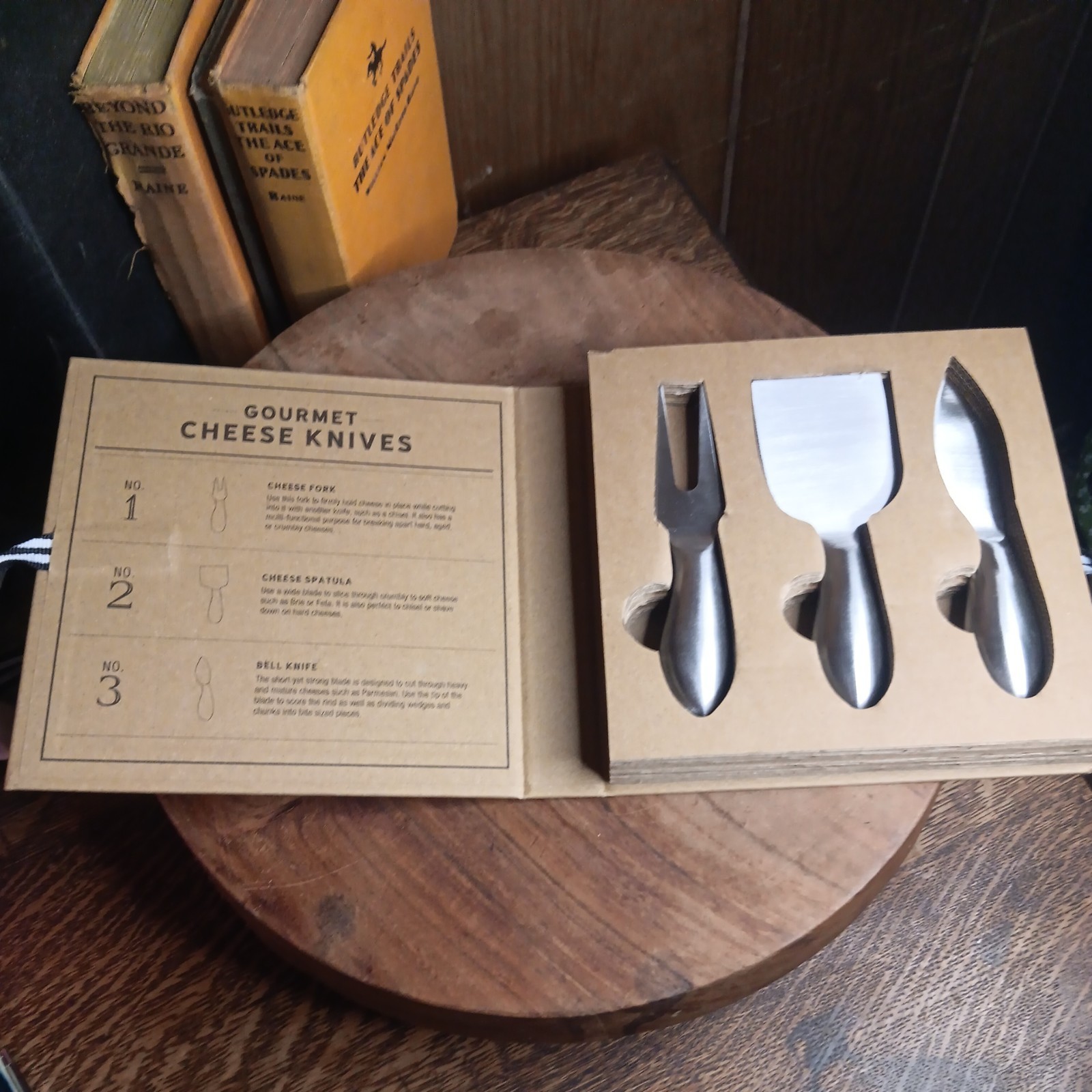 Santa Barbara Design Studio Table Sugar 3-Piece Gift Set with Cheese Knives
