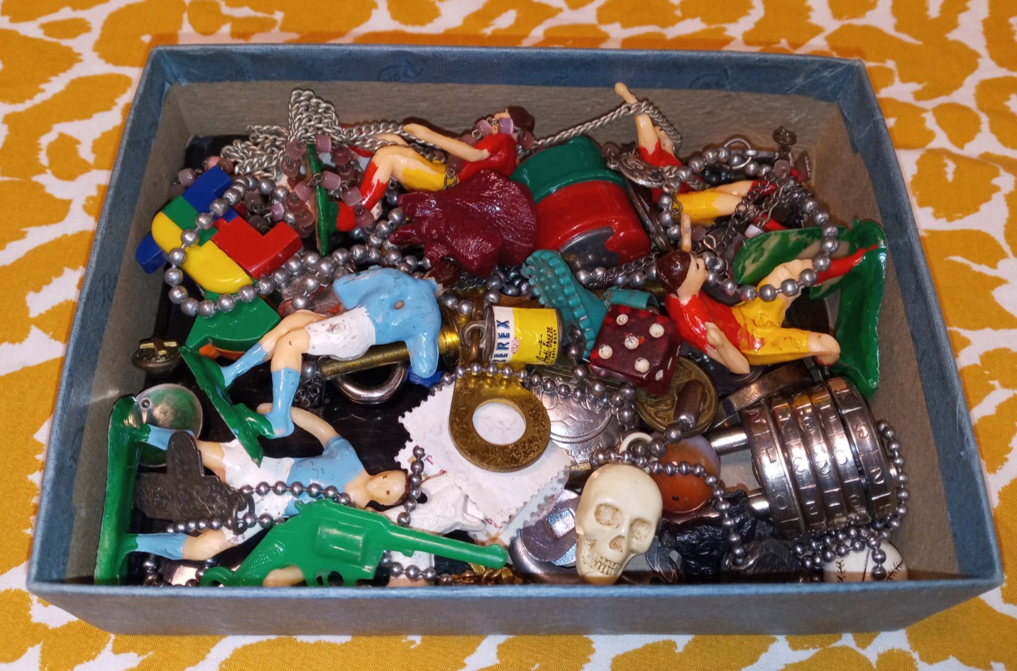Mixed lot mid century modern man trinket box plastic minis religious AS IS