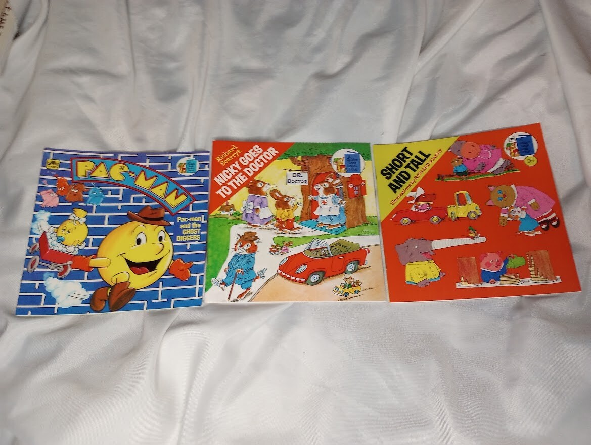 —Lot of 12 1980s 1990s kid’s books – Smurfs Hulk Hogan Duck Tales Pac-Man ALF