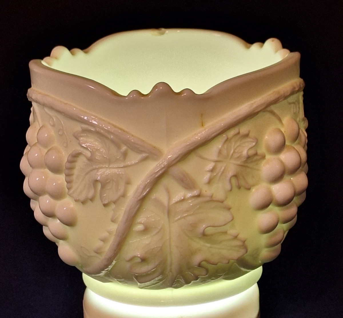 Lot of 14 VTG Ceramic Figurines, Amythyst Art Glass Vase, Lions Club, Bank (#4)