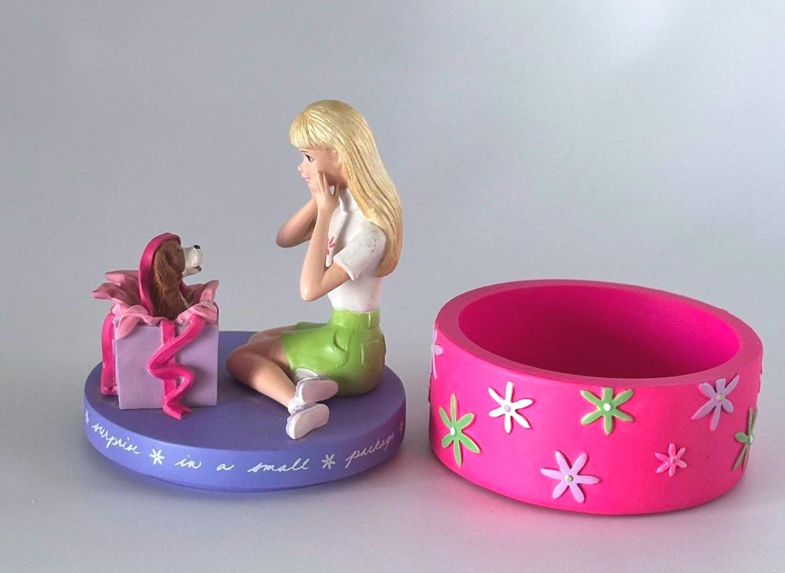 Barbie 1999 Mattel Surprise Box Figurine
