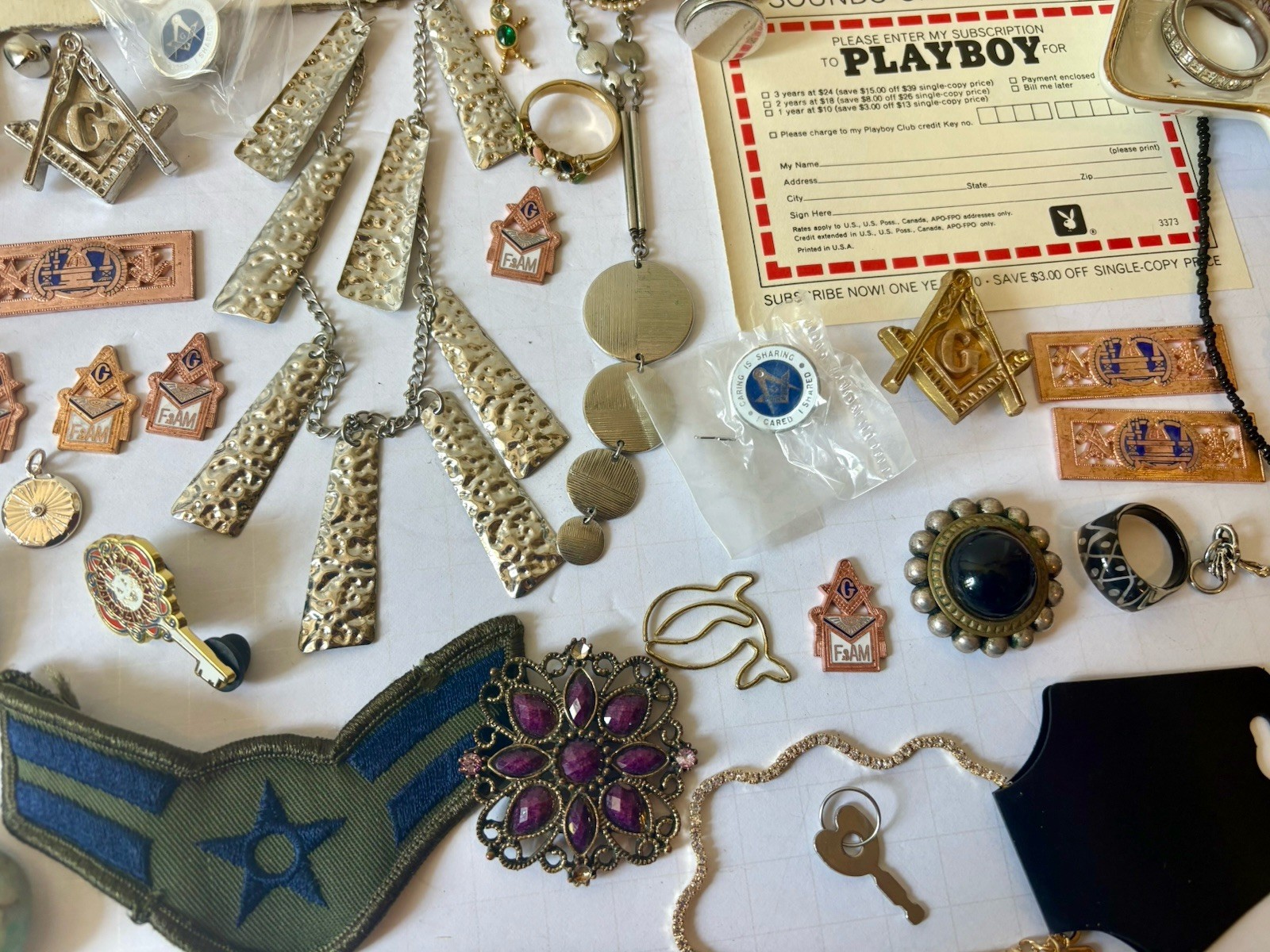 Vintage – Now Junk Drawer Lot Jewelry Keys Pins Brooches Masonic Trinkets 80+