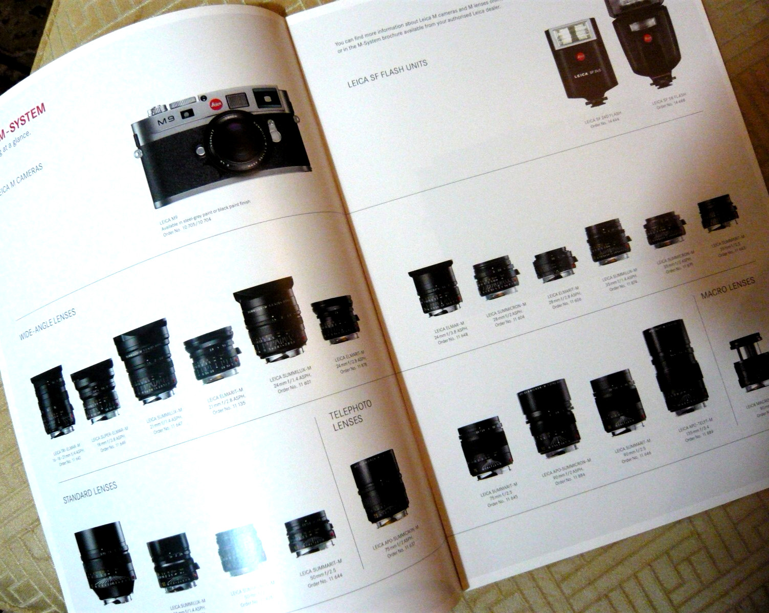 Leica M System, M9. 16 page genuine publication, english. Superb!