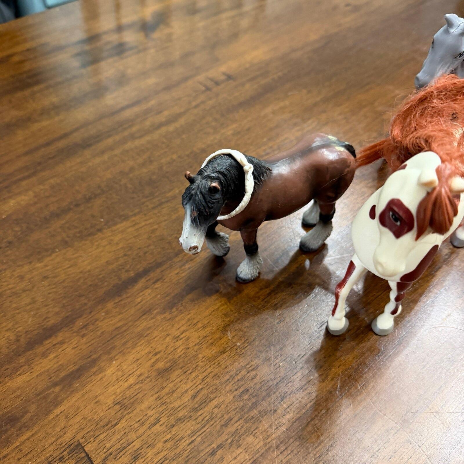 Horses – Figurines / Collectible Toy (4 pieces)