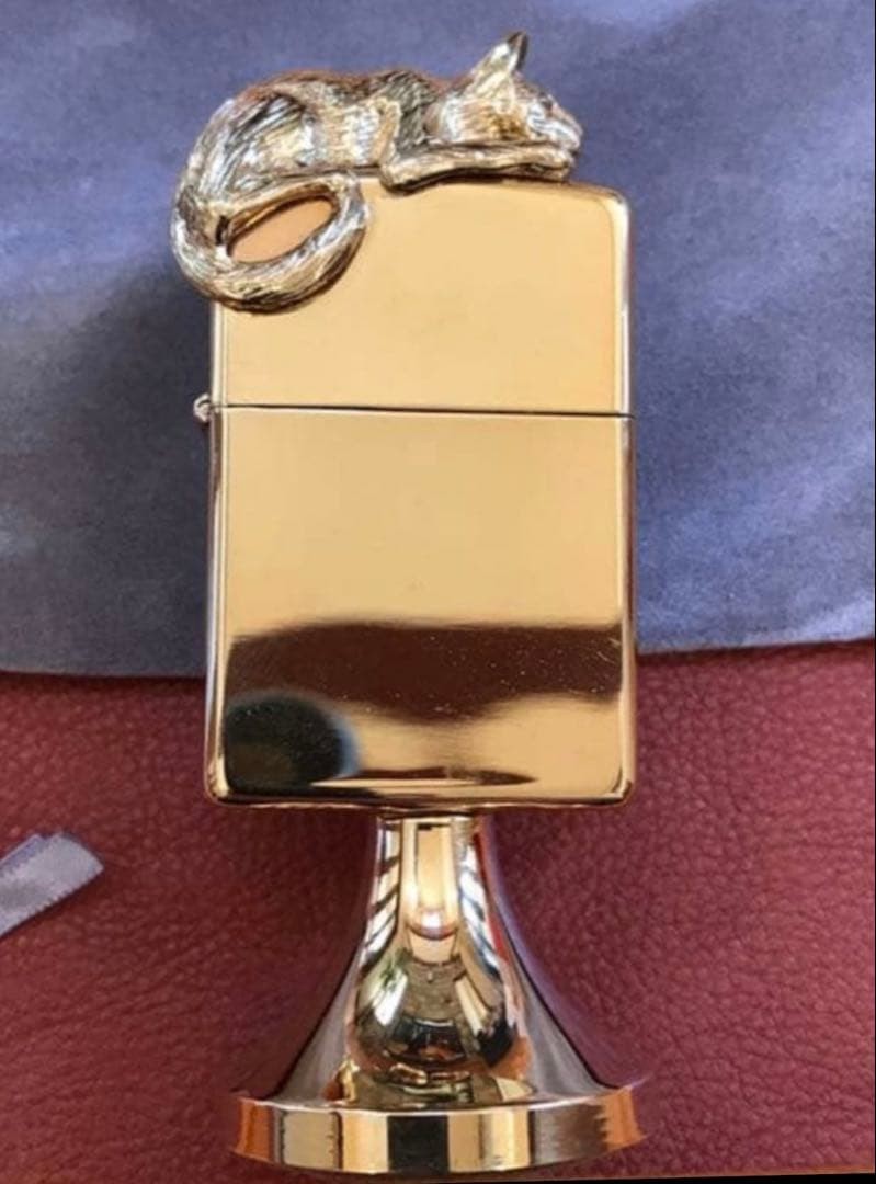 Zippo Handy Light Sculpture Series “Golden Cat” Made in 1990 Good condition