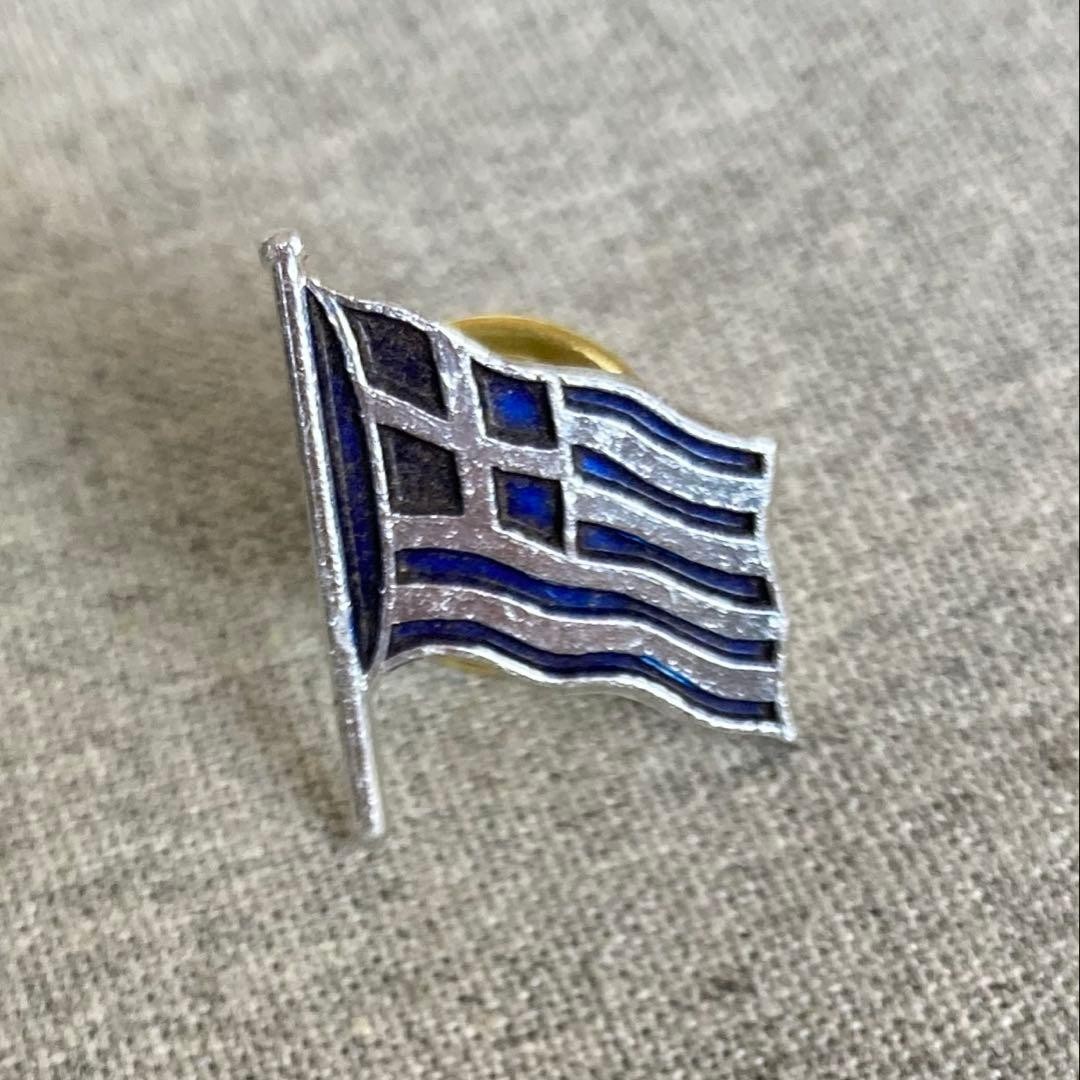 Pin Badge 30650 Fluttering Greek Flag Vintage Pin Badge Pins