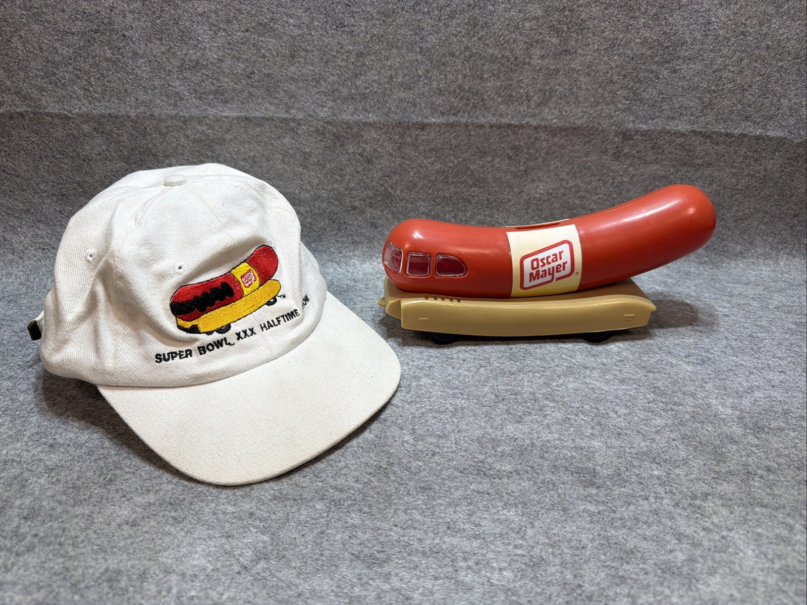 Lot – Super Bowl XXX Hat & Oscar Mayer Wienermobile Hot Dog 10” Piggy Bank 1993