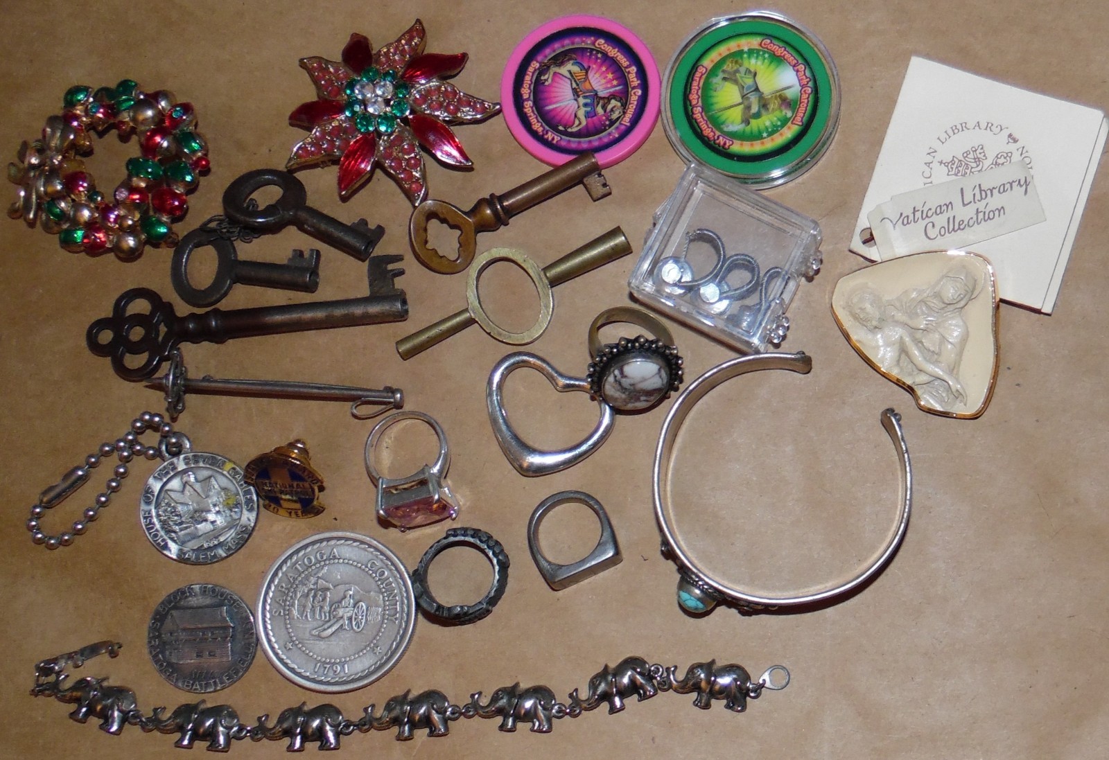Vintage Junk Drawer Lot Estate Jewelry COINS WATCHES $2 BILLS PIN COLLECTION 180