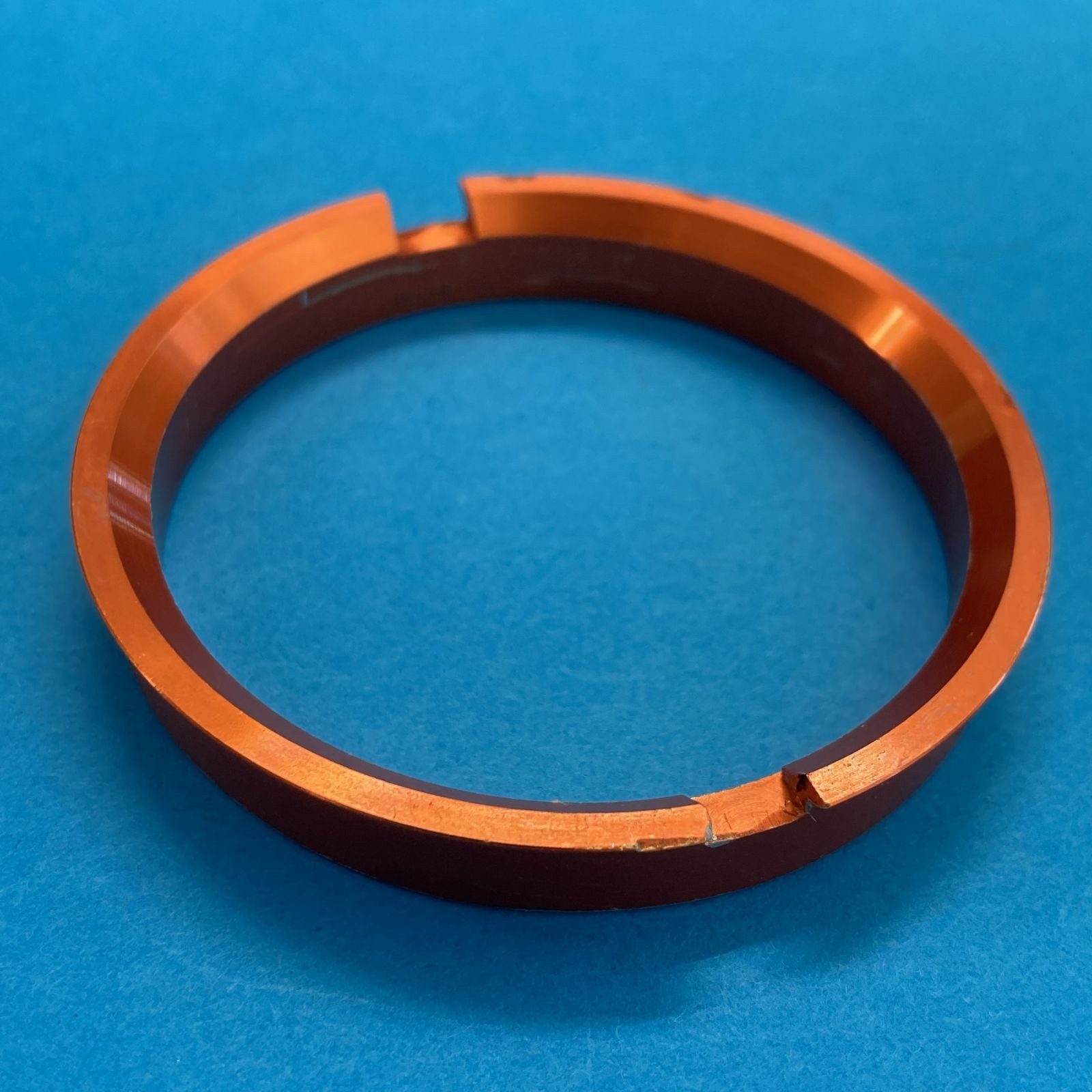 Nissan 4-hole hub ring, 2 pieces, for non-genuine wheels, outer diameter .67mm,