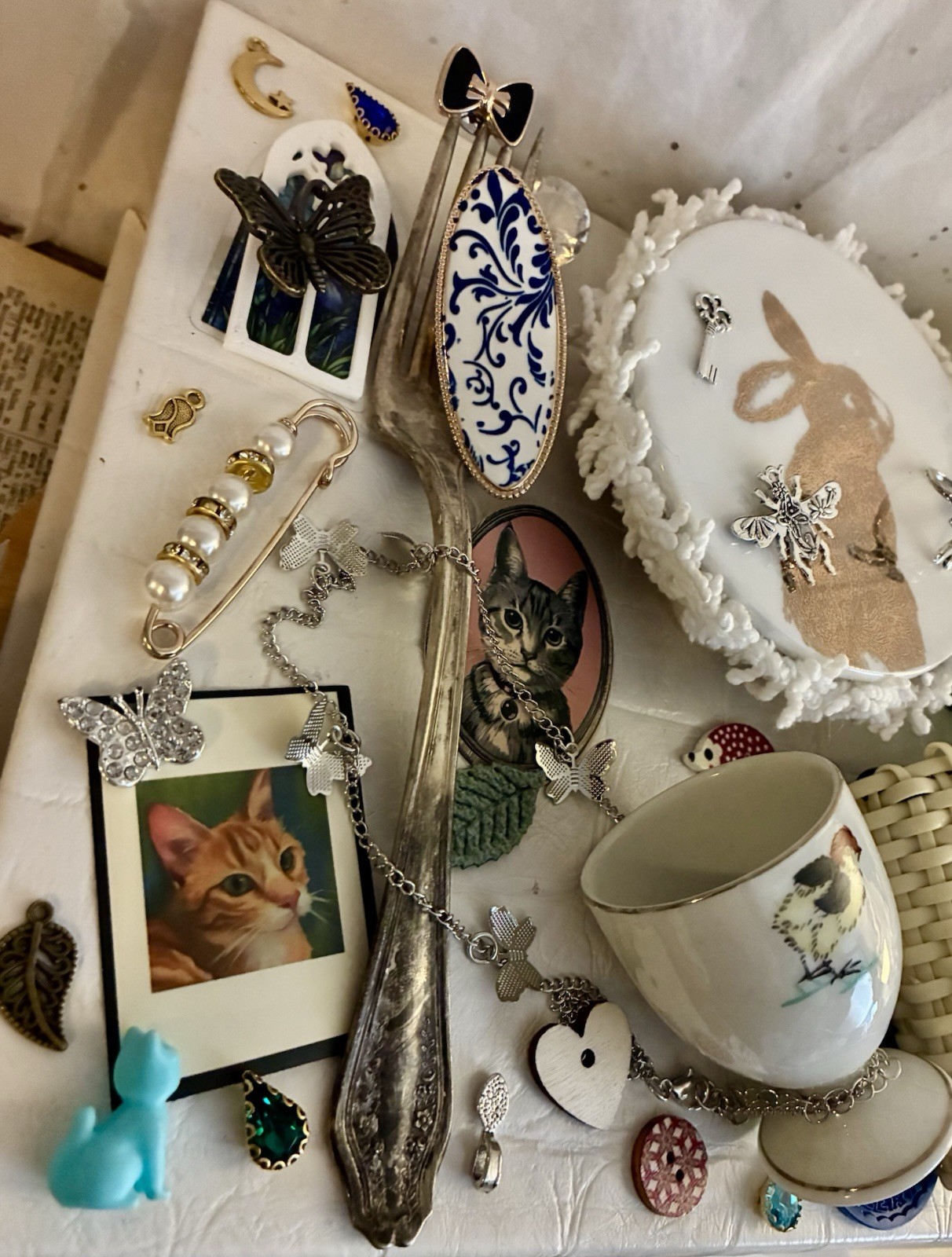 Vtg Plastic Woven Coin Purse Rabbit Trinket Dish Jewelry Junk Drawer Art Lot