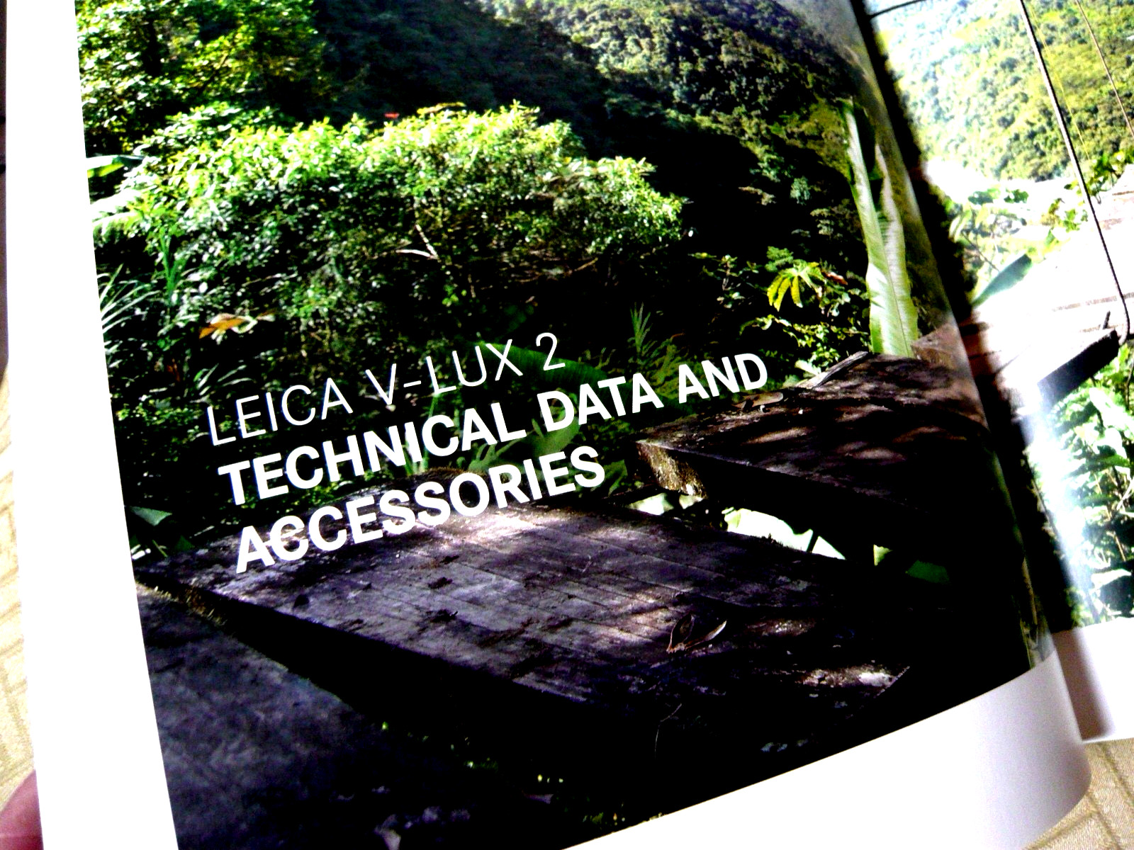 The Leica V Lux 2 camera , 28 page genuine publication, english. Superb!