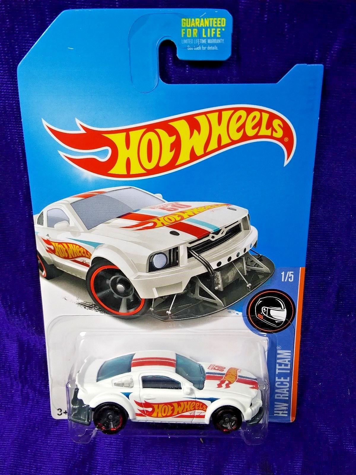 2005 Ford Mustang Hot Wheels White Diecast 1:64 Scale HW Race Team #1/5