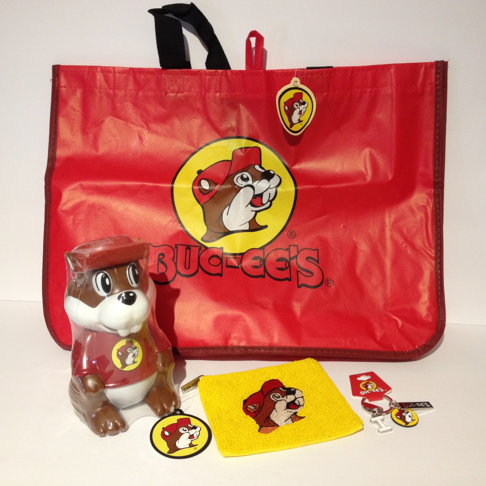 Buc-ee’s Souvenir Lot – Mascot Beaver Bag + Plastic Cup + Keychain + Beaded Bag