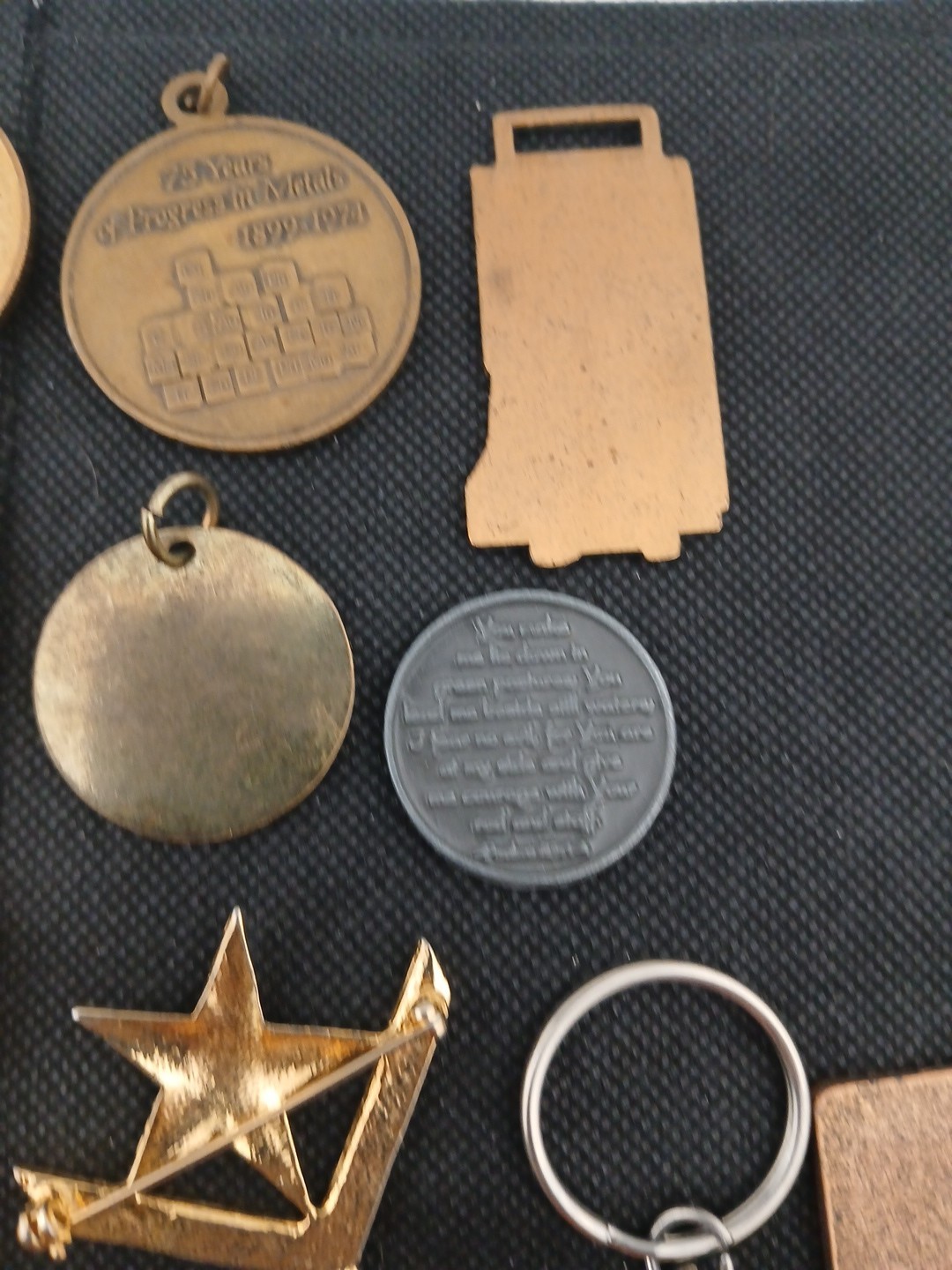 LOT OF GRANDPA’S vintage Souvenir coins pins Keychains collection