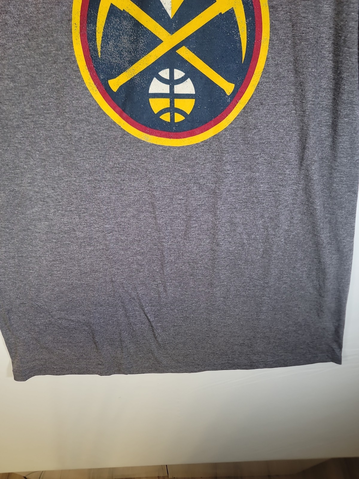 Denver Nuggets Distressed Logo NBA Graphic Tee Gray Unisex XL