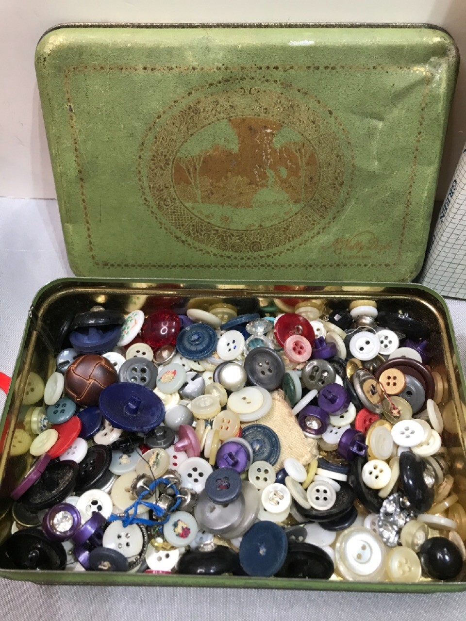 3 pound of Estate Liquidation Service – old & new mixed bulk items packages-#EE8