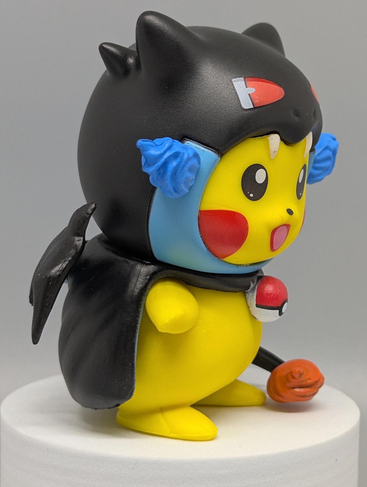 Pikachu x Mega Charizard X POKEMON COSPLAY Collectible Figure